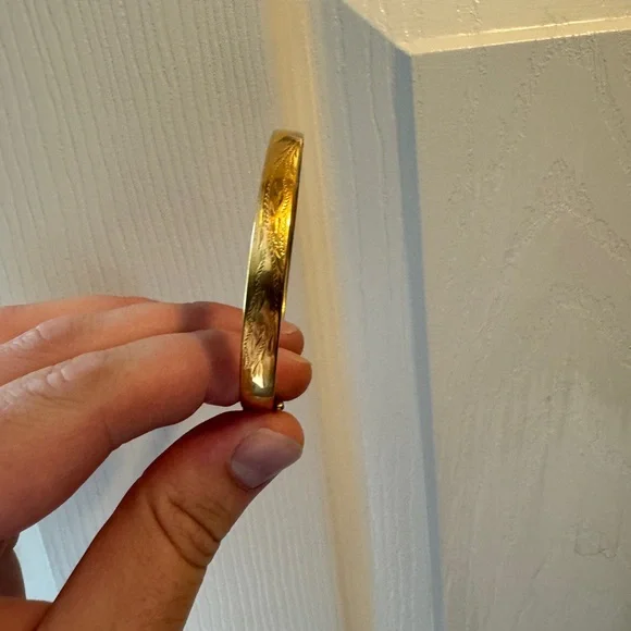 18k Gold Engraved Bangle Bracelet - Picture 7 of 7